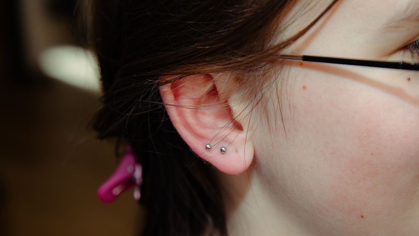 Stacked lobe piercing